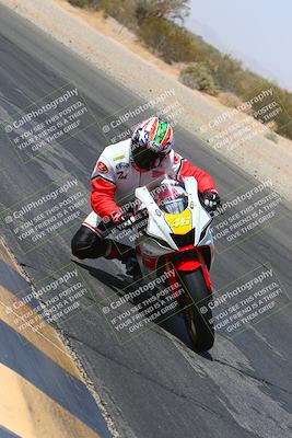 media/Mar-28-2022-Superbike Trackdays (Mon) [[b8603d0f67]]/Open Track Time/Turn 3 Inside/